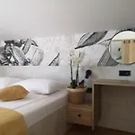 Bed & Breakfast Memori Rab Town