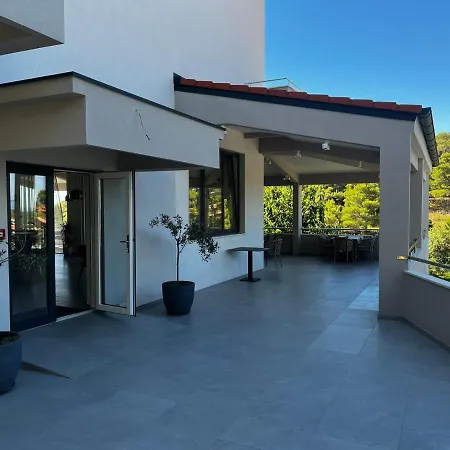 Oda ve Kahvaltı Memori 4*