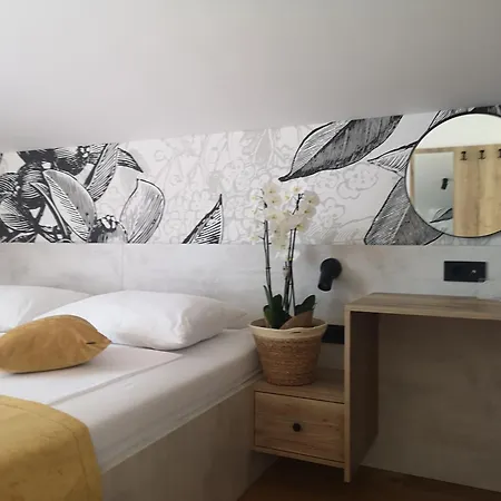 Bed & Breakfast Memori Rab Town