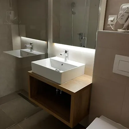 krevet i doručak Memori 4*