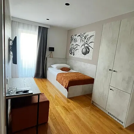 krevet i doručak Memori 4*