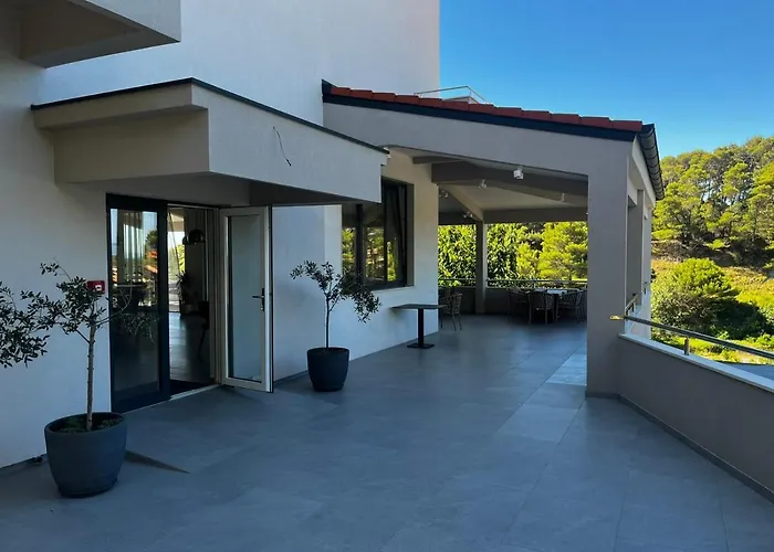 Couette-café Memori 4*