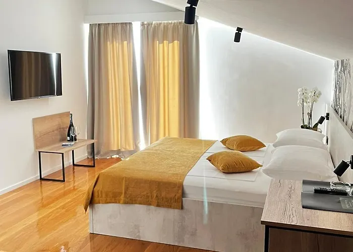 Couette-café Memori Rab Town