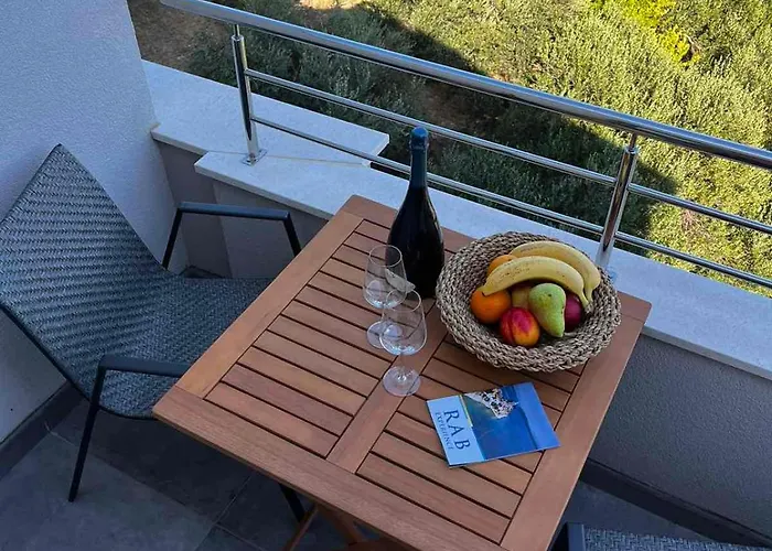 Memori Couette-café Rab Town