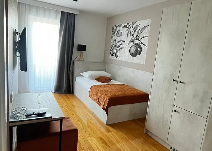 Couette-café Memori 4*