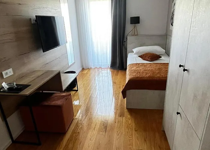 Couette-café Memori Rab Town